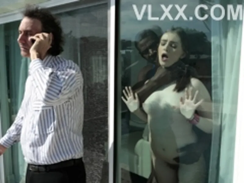 Dẫn em người yêu da đen về nhà chơi rồi "đi ngoài" trước mặt ba mình