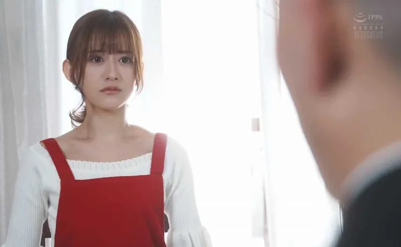 Người vợ bán thân trả tiền cho người chồng suốt một năm mà anh xã không hề hay biết